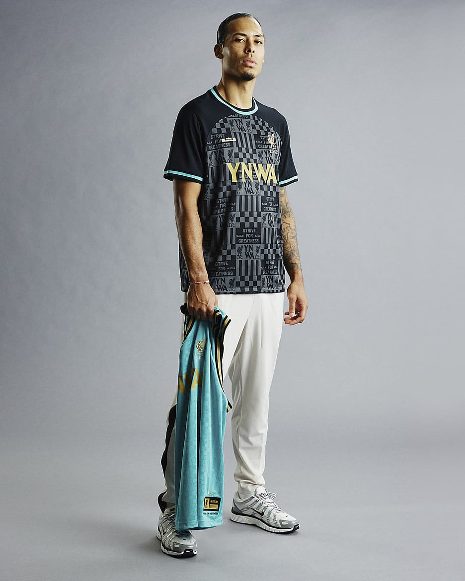 NIKE公式】レブロン x リバプール FC スタジアム メンズ ナイキ Dri-FIT レプリカ サッカーユニフォーム.オンラインストア  (通販サイト)